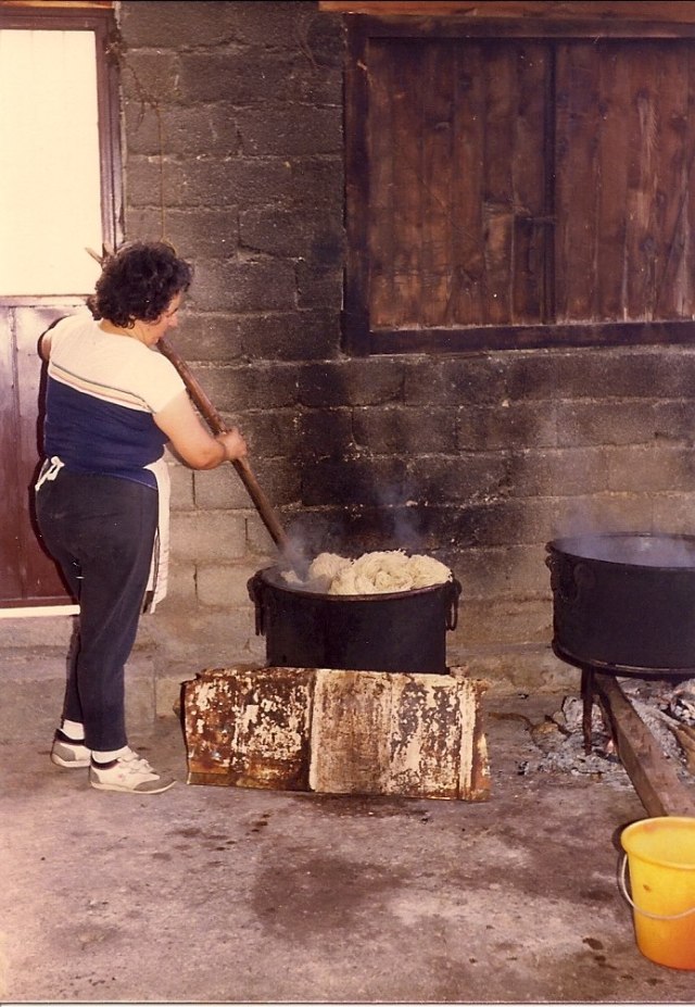 Undyed yarn in dye bath